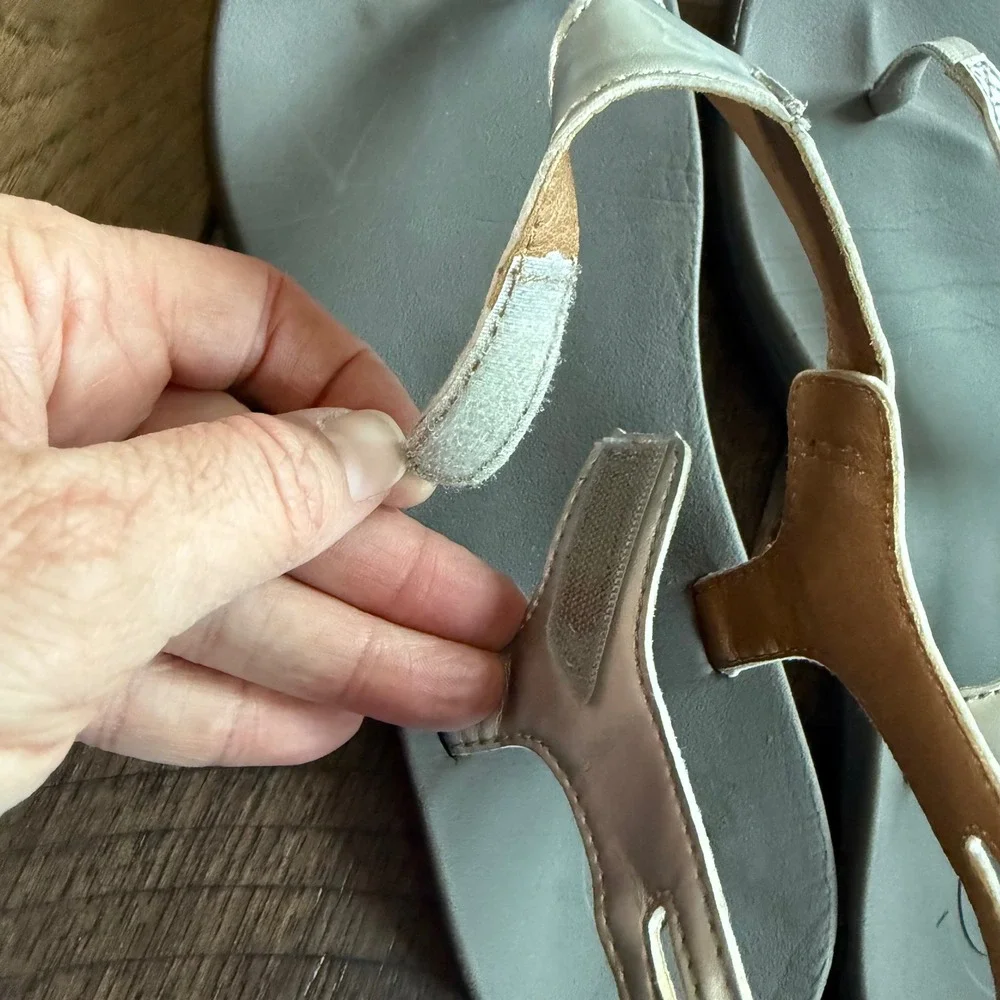 OluKai Eheu Girls‎ Silver Metallic Thong Slingback Sandals Size 6 30139-2K26
